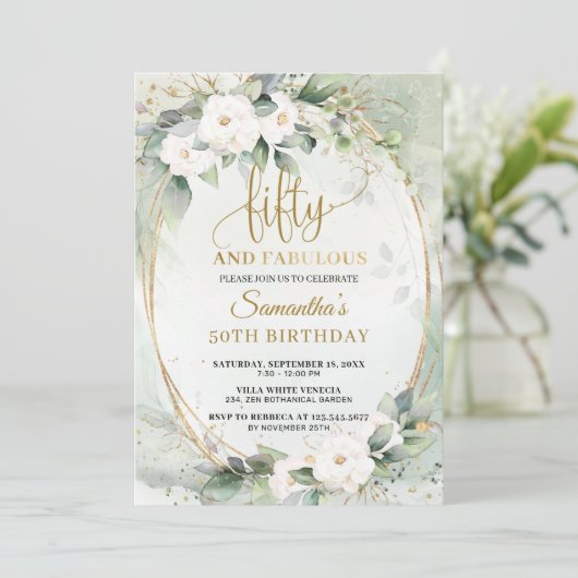 Grüne Weiße Rosen Eukalyptus fünfzig und fabelhaft Einladung (Stehend Vorderseite)