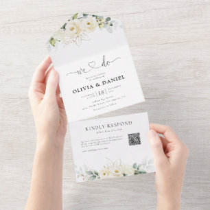 Grüne weiße Rosen in einer Hochzeit einladen All In One Einladung