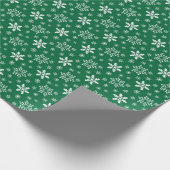 Grüne weiße Schneeflocken Feiertag Weihnachten Geschenkpapier (Ecke)