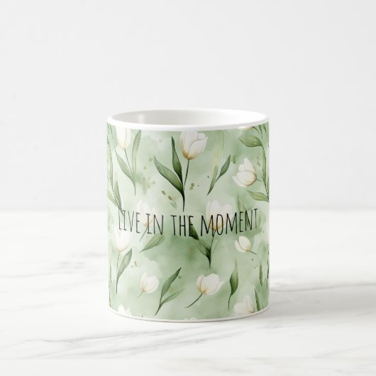 Grüne weiße Tulpenblumen Kaffeetasse (Mittel)