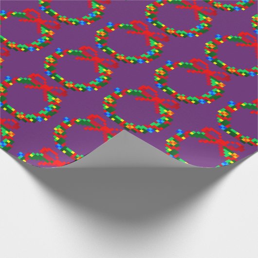 Grüner Adventskranz mit lila Hintergrund mit 8 bit Geschenkpapier (Ecke)