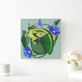 Grüner Anolis mit Prunkwinde  Quadratische Wanduhr (Zuhause)