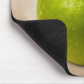 Grüner Apfel und ein benutzerdefinierter Text Mousepad (Ecke)