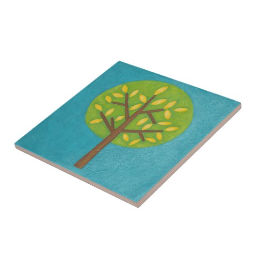 Grüner Baum mit gelben Blätter von Chariklia Zarri Fliese (Seite)