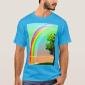 Grüner Baum unter einem Regenbogen T-Shirt (Vorderseite)