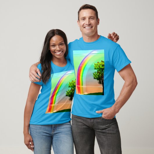 Grüner Baum unter einem Regenbogen T-Shirt (Unisex)