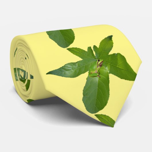 Grüner Baumfrosch auf Leaf, Nacktlee Krawatte (Gerollt)