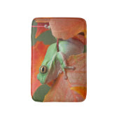 Grüner Baumfrosch im Herbst Badematte (Vorderseite Vertikal)