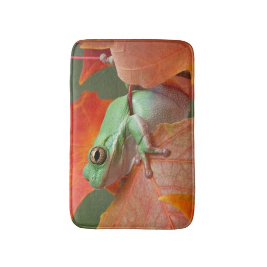 Grüner Baumfrosch im Herbst Badematte (Vorderseite Vertikal)