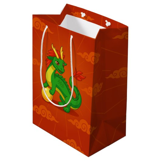 Grüner chinesischer Drache auf Rot Mittlere Geschenktüte (Rückseite Schrägansicht)