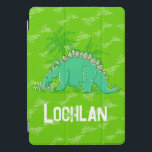 Grüner Dinosaurier Stegosaurus-individuelle Name iPad Pro Cover<br><div class="desc">Schützen Sie Ihr Gerät vor Dino-Unfällen,  mit dieser Kinderfallabdeckung. Originelle grafische Stegosaurus,  Bäume und Fußabdrücke Design in Grün. Anpassen mit Ihrem eigenen Namen,  liest derzeit Lochlan. Ideal für aufstrebende Dinosaurier-Paläontologen und Dinosaurier-Fans. Exklusive Dinosaurier zeichn und Design von Sarah Trett für www.mylittleeden.com auf Zazzle.</div>