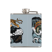 Grüner Drache gegen Tiger Flachmann (Rückseite)