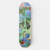 Grüner Eiffelturm auf Collage Skateboard (Vorderseite)