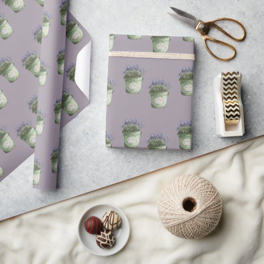 Grüner Eimer Lavendelblüten Geburtstag Geschenkpapier (Kunsthandwerk)
