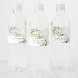 Grüner Eukalyptus schlafender Teddybär über dem Mo Wasserflaschenetikett