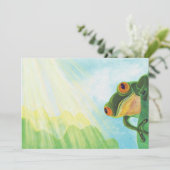Grüner Frosch, der Sonnenstrahlen fängt Einladung (Stehend Vorderseite)