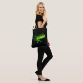 Grüner Frosch Tasche (Am Model)