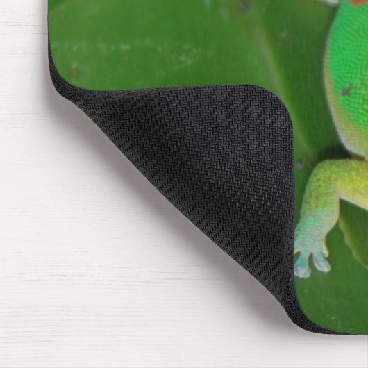 Grüner Gecko in Hawaii Mousepad (Ecke)