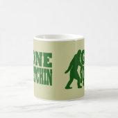 Grüner gezogener Squatchin-Slogan Kaffeetasse (Mittel)