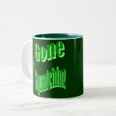 Grüner gezogener Squatchin-Slogan Zweifarbige Tasse (Vorderseite Links)