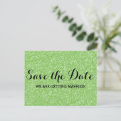 Grüner Glitzer Save the Date Postkarte (Stehend Vorderseite)