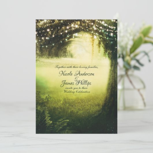 Grüner Glühwald & Streichellichter Rustikale Hochz Einladung (Stehend Vorderseite)