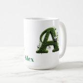 Grüner Gras-Buchstabe A-Topiarie mit Fußball Kaffeetasse (VorderseiteRechts)