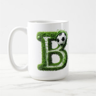 Grüner Gras-Buchstabe-B-Topiarie mit Fußball Kaffeetasse