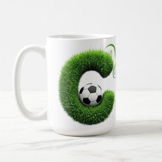 Grüner Gras-Buchstabe C-Topiary mit Fußball Kaffeetasse (Links)