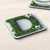 Grüner Gras-Buchstabe D-Topiaire mit Fußball Getränkeuntersetzer (Linke Seite)