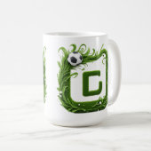 Grüner Grasbuchstabe G mit Fußball Kaffeetasse (VorderseiteRechts)