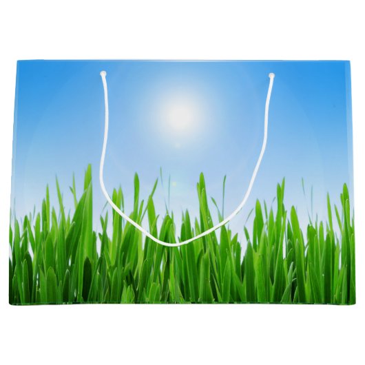 Grüner Grasgarten mit Blau Himmel Design Große Geschenktüte (Vorderseite)