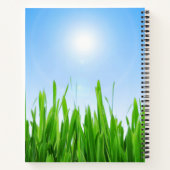 Grüner Grasgarten mit Blau Himmel Design Notizblock (Rückseite)