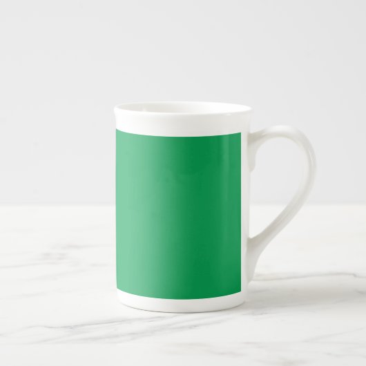 Grüner Hintergrund auf einer Tasse (Rechts)
