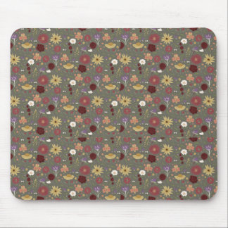 Grüner Hintergrund für die Blumenpracht im Herbst Mousepad