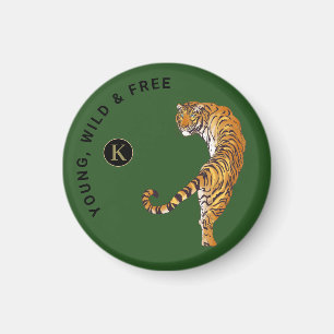 Grüner Hintergrund für junge, wilde und freie Tige Magnet