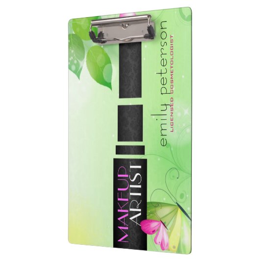 Grüner Hintergrund mit schwarzem Schönheitszeichen Klemmbrett (Links)