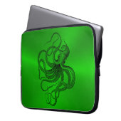 Grüner Hintergrund mit schwarzem Wassertopf Laptopschutzhülle (Vorderseite Links)