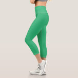 grüner Hintergrund mit weißem Rand Capri Leggings<br><div class="desc">Verbessern Sie Ihre Bilder mit einer minimalistischen und eleganten Touch! Entdecken Sie die Schönheit des grünen Hintergrundes mit weißem Rahmen-Design für markanten Farbkontrast. Erhöhen Sie Ihre Grafik mit einer modernen Drehung</div>