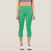 grüner Hintergrund mit weißem Rand Capri Leggings (Vorderseite)