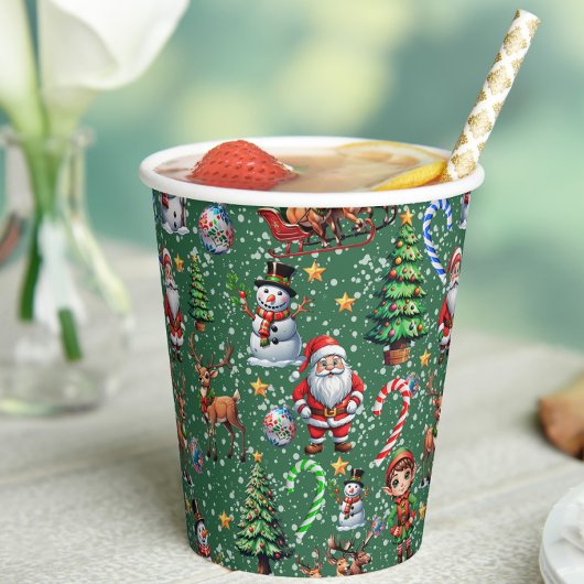 Grüner Hintergrund Weihnachtsdekorationsmuster Pappbecher