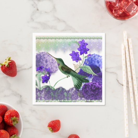 Grüner Hummingvogel mit Blume, Spitzen, Perlen Serviette (Beispiel)