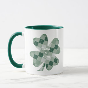 Grüner karierter Glücksklee mit Paarnamen Tasse