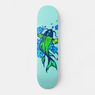 Grüner Koi Karpfen Blaue Blumen Skateboard