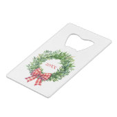 Grüner Kranz mit rotem Gingham Bow Geldbeutel Flaschenöffner (Vorderseite Schrägansicht)