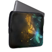 Grüner Libellenflug Laptopschutzhülle (Vorne Rechts)