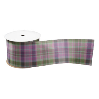 Grüner, lila klassischer Tartan. Satinband
