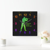 Grüner Lotschneider mit Regenbogennummern Quadratische Wanduhr (Zuhause)