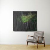 Grüner Moosgestein mit Reflexion im Wasser Wandteppich (Beispiel (Horizontal))