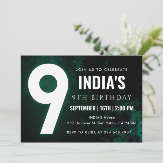 Grüner Neon 9. Geburtstag Einladung (Stehend Vorderseite)